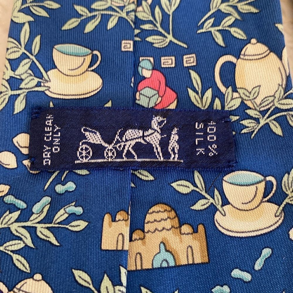 Hermes 100% Silk Printed Tie - Picture 10 of 12
